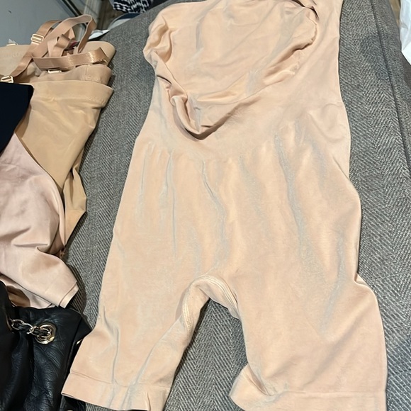 Kindred Bravely maternity shorts medium ,bundle you will get 1 nude & 1 black - Picture 11 of 15